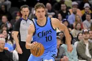 博格丹繼續(xù)首發(fā) 但僅在首節(jié)出戰(zhàn)4分45秒 2投0中數(shù)據(jù)全部掛零