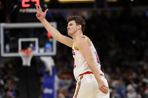 科爾：首發(fā)中鋒做輪換可能將是常態(tài) 波斯特正成長為一個優(yōu)秀球員