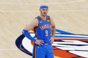 卡魯索：被隊(duì)友叫叔叔很詭異 我只是平均年紀(jì)&聯(lián)盟最老有40歲呢