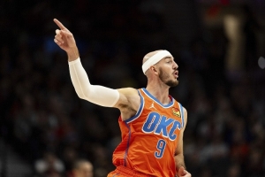 你禮貌嗎？卡森-華萊士：第一次見(jiàn)卡魯索感覺(jué)很閃 因?yàn)樗d了