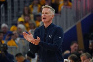 科爾：庫里不在我們也能拉開空間 三分只是吉米武器庫的第七選項(xiàng)