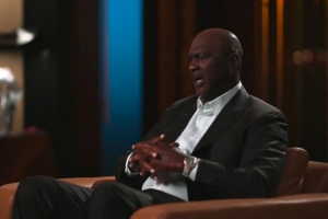 喬丹：你一天打球3個(gè)小時(shí)&這是你的工作 剩下的21小時(shí)你在干嘛？