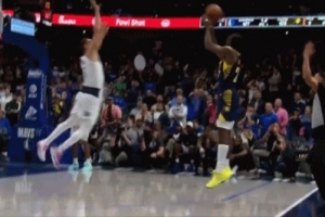 給你機會不中用??！丹尼斯第2罰故意不中 內(nèi)史密斯三分絕殺打鐵