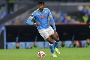 斯基拉：安古伊薩接近同那不勒斯?jié)q薪續(xù)約，球員拒絕多支球隊報價