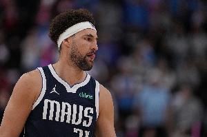 基德談克萊持續(xù)低迷：他必須繼續(xù)投籃 現(xiàn)在只是球沒進而已