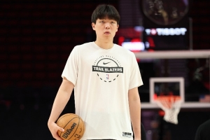 媒體人：出場(chǎng)時(shí)間有限 但瀚森的對(duì)抗慢慢在提升 場(chǎng)下的訓(xùn)練有效果