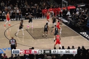 大舉反擊！奧孔武切入扣籃得手 老鷹3分鐘轟出18-5強(qiáng)勢(shì)反超