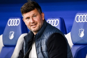 記者：克洛普非常渴望為薩爾茨堡紅牛引進霍芬海姆總監(jiān)?？藸? >
                                        </div>
                                    </div>
                                                                        <div   id=