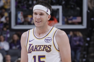 媒體人：小里殺神附體得分助攻一把抓 狼隊(duì)防其擋拆缺乏應(yīng)變強(qiáng)度