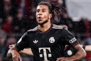 14戰(zhàn)全勝！拜仁官推曬海報(bào)，慶祝球隊(duì)創(chuàng)造五大聯(lián)賽最佳開局成績