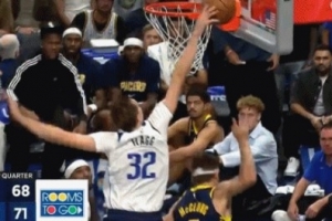 就你是扣籃王？麥克朗突破上籃 遭弗拉格貼身釘板血帽