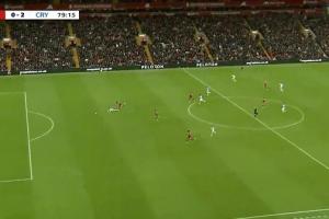 利物浦10人作戰(zhàn)！納洛拉倒單刀的德文尼，被裁判直紅罰下