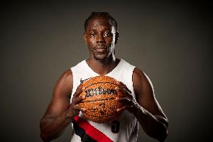 隊記：朱-霍勒迪有著穩(wěn)定的輸出 關(guān)于他老邁的說法不攻自破