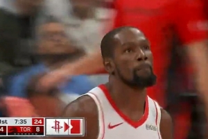 “申杜”配合！申京機(jī)敏搶斷 杜蘭特反擊邁開三大步直接上籃！