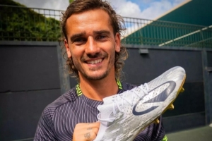 全球限量200雙！迪卡儂推出格列茲曼限量戰(zhàn)靴，致敬后者馬競200球