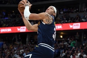 戈登：第三節(jié)能重新掌控節(jié)奏很棒 若開始就沒有松懈那就更完美了