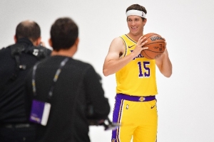 馬健談里夫斯壓哨絕殺：看來湖人有2個東契奇啊 那要詹姆斯干嘛？