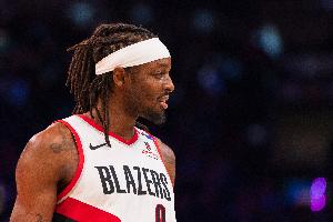 板凳發(fā)威！格蘭特首節(jié)替補7分鐘4中2貢獻11分 罰球5中5