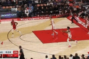 快打旋風(fēng)？阿門直接長(zhǎng)傳 杜蘭特接球三大步雙手暴扣！