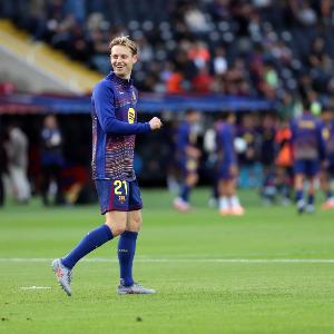 世體：佩德里傷缺，德容+卡薩多+費爾明很可能將組成巴薩中場