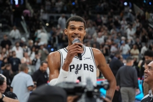 拉加-貝爾：按現(xiàn)在的節(jié)奏 文班有可能同時拿到MVP和DPOY