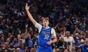 張佳瑋：之前有濃眉遮風(fēng)擋雨 今天是弗拉格真正的成人禮