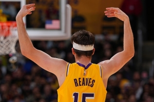 復(fù)仇！湖人上賽季首輪被森林狼淘汰 本賽季前五場(chǎng)兩勝森林狼