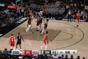 平地起驚雷！杰倫-約翰遜中路突擊 起飛滑翔單臂隔人暴扣