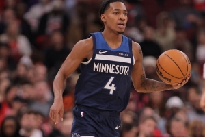 芬奇：迪林厄姆和里德的配合不錯(cuò) 他幾次突到籃下終結(jié)做得不錯(cuò)