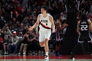 楊瀚森克林根你們危險(xiǎn)了！里斯三分4中3！7分鐘轟了9分！