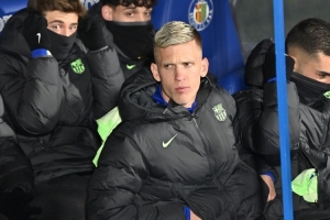 世體：萊萬(wàn)和奧爾莫昨日已恢復(fù)正常訓(xùn)練，為弗里克提供了更多選擇