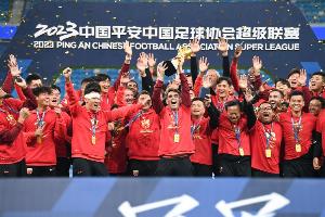 歷史重演or復(fù)仇成功？海港兩年前在大連人主場捧起中超冠軍獎杯