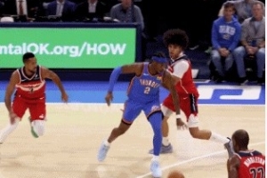 流暢絲滑！亞歷山大轉(zhuǎn)身過(guò)掉防守 中投穩(wěn)穩(wěn)命中