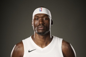 楊健：斯普利特忍不了里斯了 一個(gè)5號(hào)位怎么比小陣容防得還難受