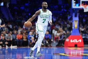 為何只穿一邊袖子？杰倫-布朗：這個(gè)賽季想換一下自己的氣場(chǎng)