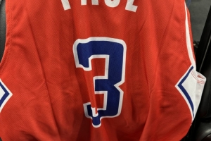 小吧觀賽快船VS鵜鶘 主場(chǎng)給每位球迷贈(zèng)送保羅快船1.0時(shí)期球衣