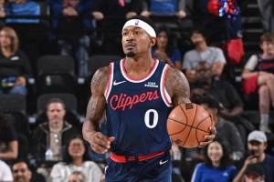 快船VS鵜鶘首發(fā)：比爾復(fù)出搭檔哈登、小卡、瓊斯、祖巴茨