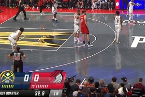 緊張了？開拓者主場首節(jié)快結(jié)束時 計分板和計時器都出問題了...