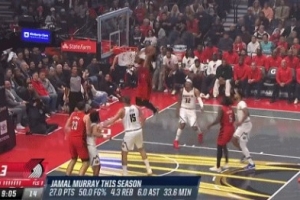 一氣呵成！夏普拿球晃開防守 底線突破騰空暴起雙手扣籃