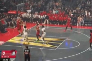 此路不通！約基奇鎮(zhèn)守內(nèi)線 大帽拒絕克林根上籃