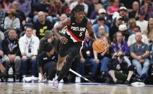 小楊替補(bǔ)待命！開拓者首發(fā)：霍勒迪/夏普/卡馬拉/阿夫迪亞/克林根