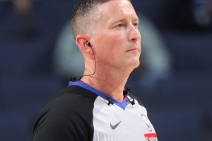 NBA官方：自明日起 裁判將直接使用佩戴的耳麥與回放中心溝通