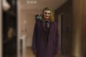 幾分像？??哈蘭德萬圣節(jié)扮“小丑”去買尿布被認(rèn)出，女友扮貓女