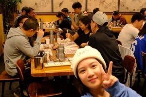 楊瀚森12點(diǎn)吃烤肉不自律？解說：球隊(duì)不管這些 這個(gè)點(diǎn)吃飯也正常