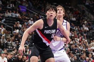 楊瀚森被下放！張佳瑋：有穩(wěn)定的比賽打了 能好好地融入