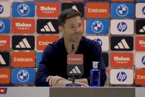 賽前不在安菲爾德訓練，阿隆索：這樣就不會被200臺攝像機拍??