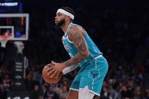 殺傷力十足！邁爾斯-布里奇斯18中7拿到29分6助 罰球12中12