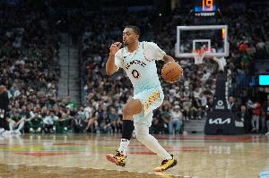 打得很努力！凱爾登替補(bǔ)14中8&三分4中1拿到19分 另有3板2助