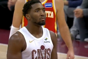 蓋棺定論？米切爾單打肯納德 急停急起隨手一拋打成2+1！