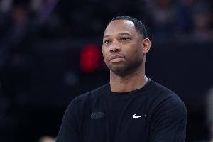 解說：威利-格林可以下載個找工作app 鵜鶘主帥位置恐怕坐不長了